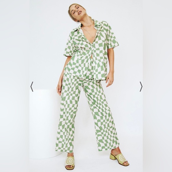 VRG GRL N.Y Heat Check Button Front Shirt // Green - Picture 5 of 7